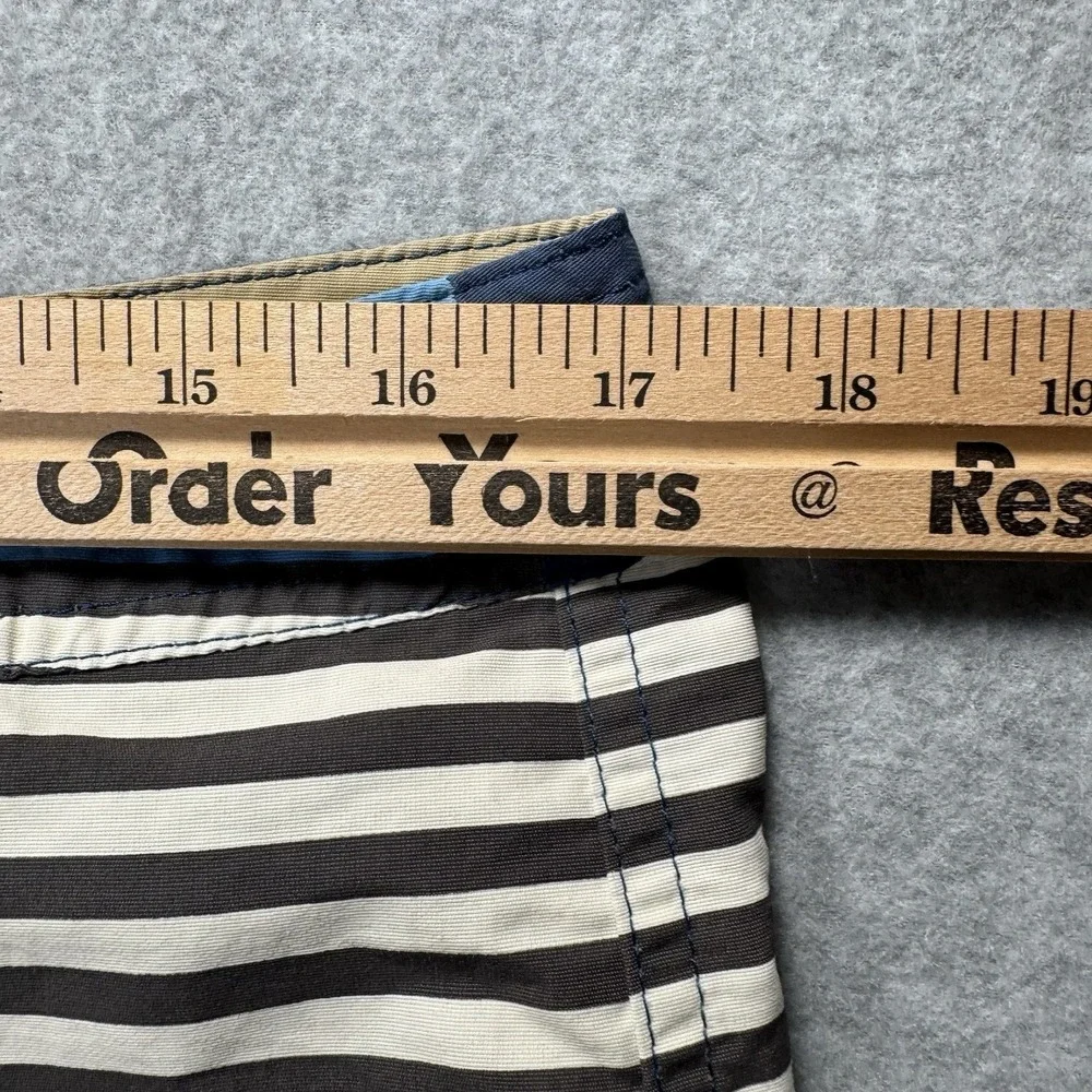 Patagonia Men's 34 Wavefarer Board Shorts Fitz Stripe Yurt Yellow Blue Surf Swim